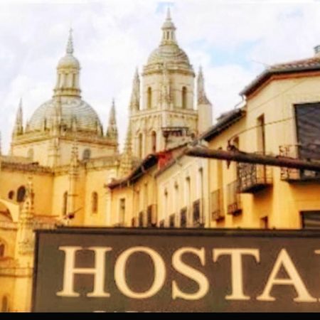 Hostal Plaza Сеговія Екстер'єр фото
