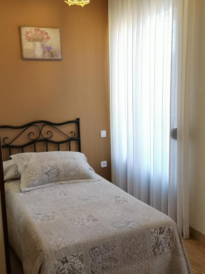 Hostal Plaza Сеговія Екстер'єр фото