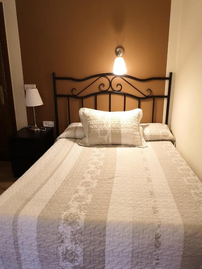 Hostal Plaza Сеговія Екстер'єр фото